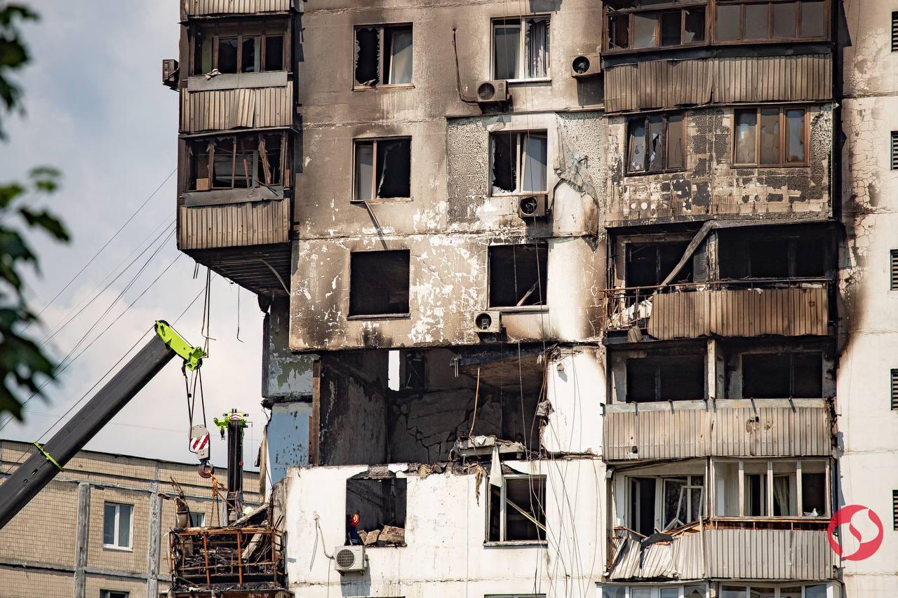 Фоторепортаж з місця вибуху у 16-поверхівці в Києві