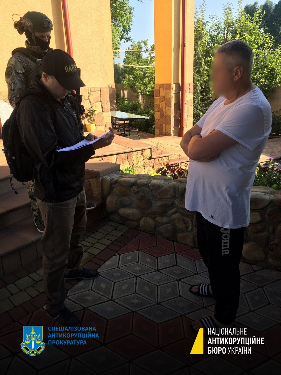 НАБУ: Главу Тернопольского облсовета задержали на вымогательстве у волонтера