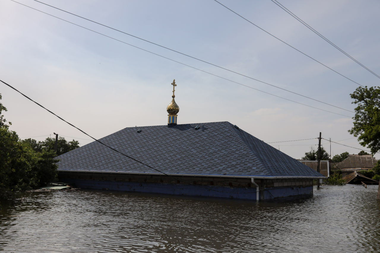 Братська могила в Олешках. Як росіяни приховують кількість жертв після підриву ГЕС