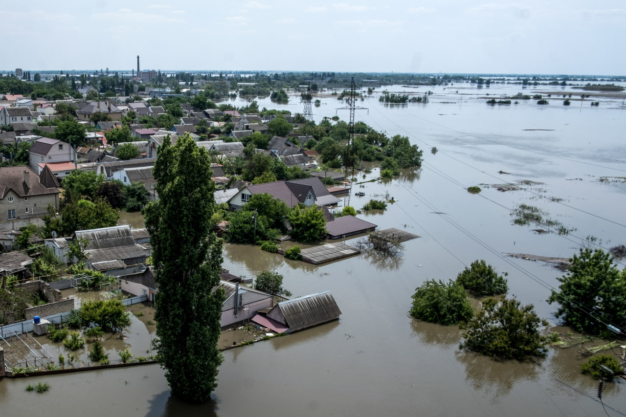 Братська могила в Олешках. Як росіяни приховують кількість жертв після підриву ГЕС