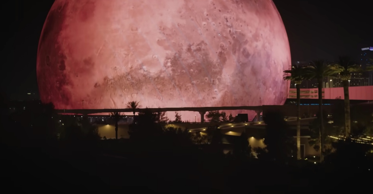 Гігантська сфера-екран у Лас-Вегасі перетворилася на Землю, Місяць та Марс – фото, відео