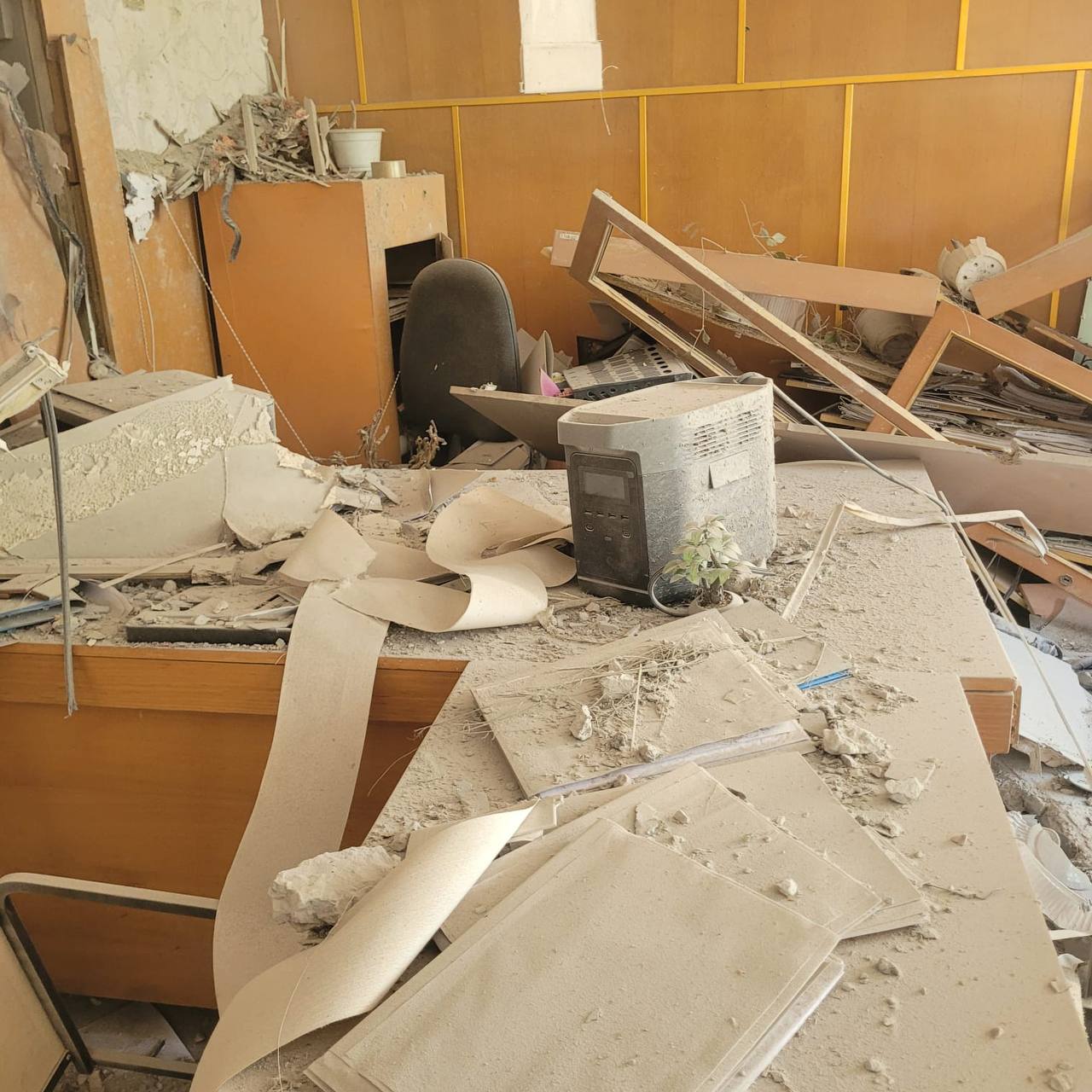 Фото – Андрій Єрмак, Telegram Росія вгатила "Градом" по сільраді під Запоріжжям, де триває контрнаступ ЗСУ – фото