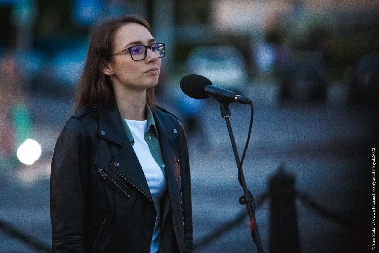 "Морпіхів треба витягати". Як сестра "Волини" понад рік боролась за повернення брата з полону