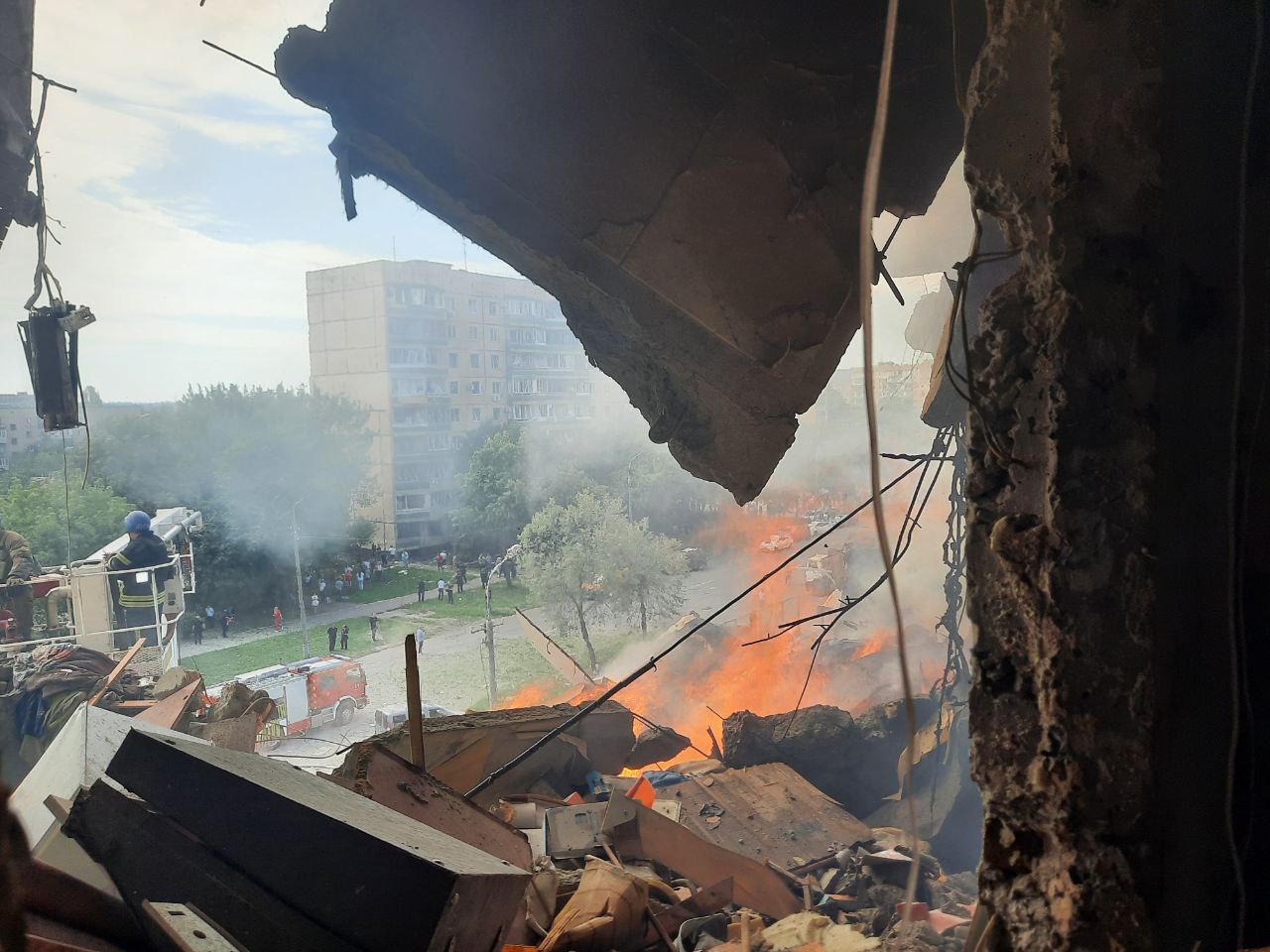 МВД показало фото последствий удара по Кривому Рогу. Четверо погибших, 43 раненых