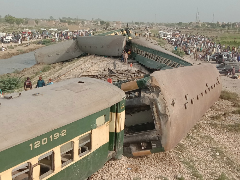 Железнодорожная катастрофа в Пакистане (Фото – EPA)