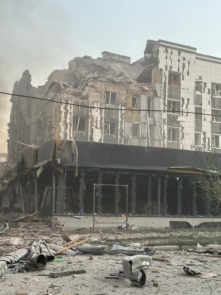 Покровськ (Фото: Telegram Павла Кириленка) Росія завдала два ракетних удари по Покровську, влучила в житловий будинок, є жертви – відео