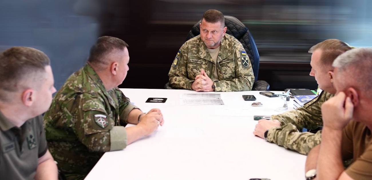 Залужний та голова Генштабу Словаччини попрацювали у пункті управління, обговорили важливість F-16