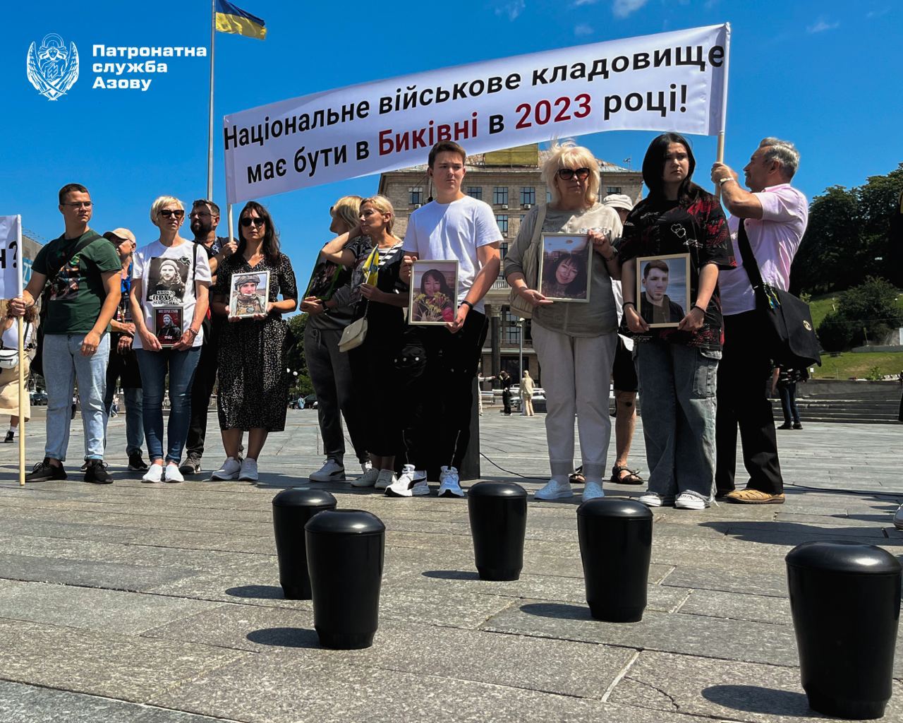 Капсулы времени. Почему близкие погибших героев не могут их похоронить и хранят прах дома