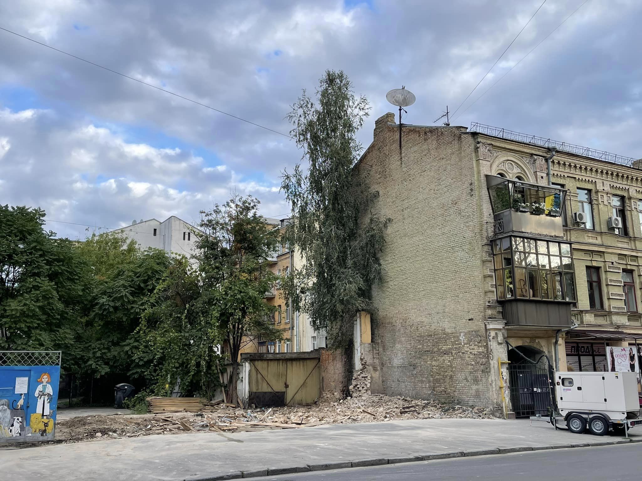 На Подоле уничтожили 200-летний исторический дом. Почему он мог стать памятником
