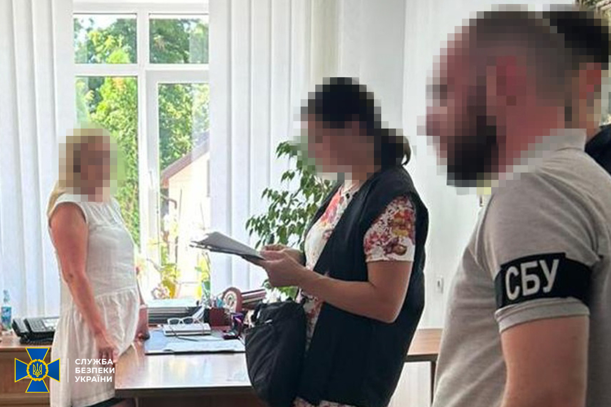 Фото – СБУ "Бізнес" на ухилянтах. СБУ затримала голову ВЛК, адвоката і посадовицю лікарні – фото