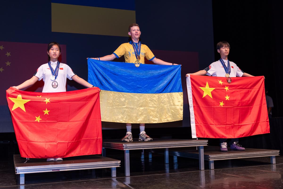 Юные украинцы выиграли шесть золотых наград по ракетомоделированию. Что делают спортсмены