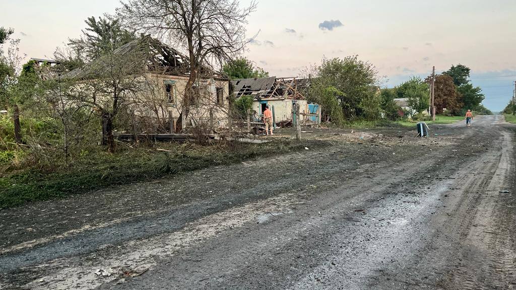 Фото – Донецкая ОВА Россия накрыла артиллерией села под Лиманом: убила трех человек – фото, карта