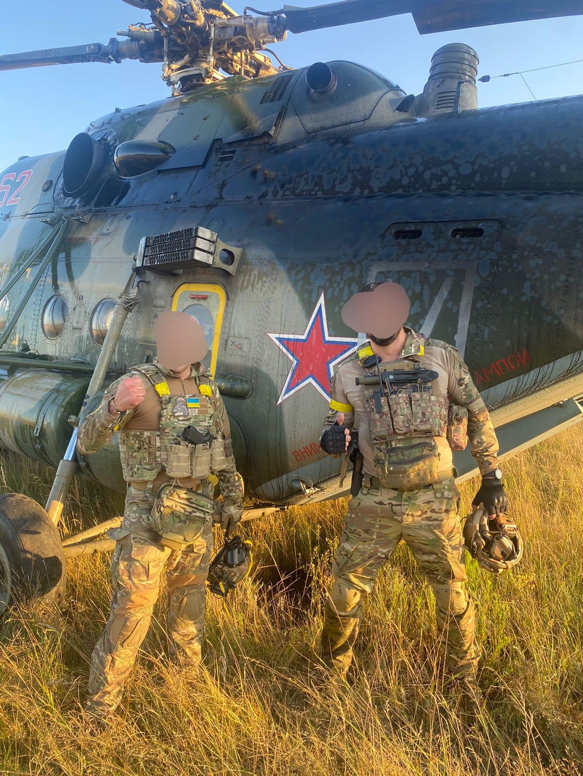 Фото – Артем Шевченко, Facebook Операция "Синица". Новые фото с российским вертолетом Ми-8, который ГУР выманило в Украину