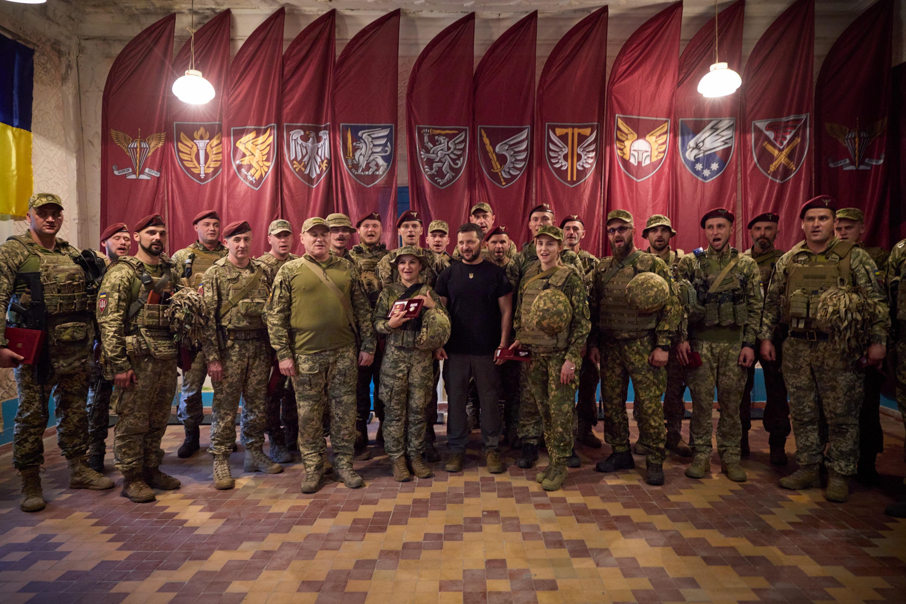 Фото – OП "Все мощные". Зеленский поехал к боевым бригадам ВСУ на Донбасс и Запорожье: фото, видео