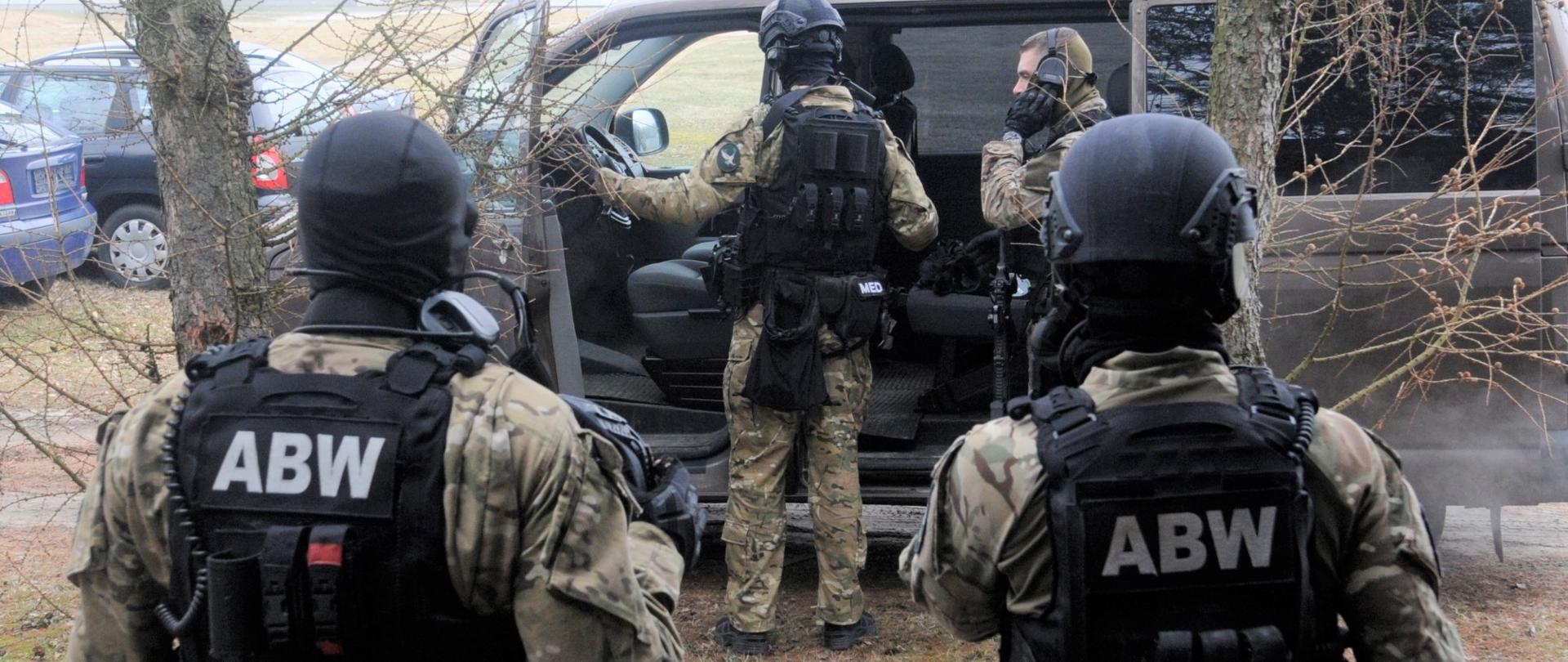 Агентство внутренней безопасности задерживает подозреваемых в работе на Россию (Фото: Gov.pl)