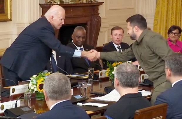 Biden announces new Ukraine aid package, delivery of Abrams tanks