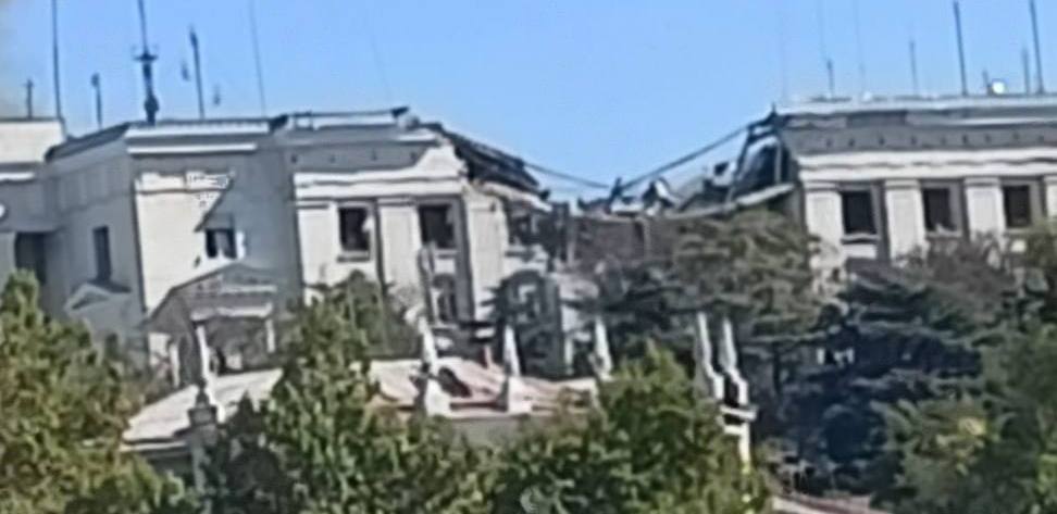 "Так, почалось". Ракетный удар по штабу Черноморского флота РФ в Севастополе — много видео