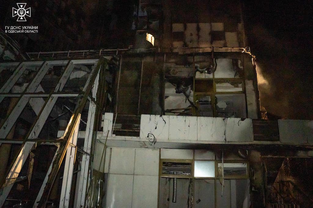 Росія знищила готель на морвокзалі в Одесі. З'явились фото наслідків удару ворога