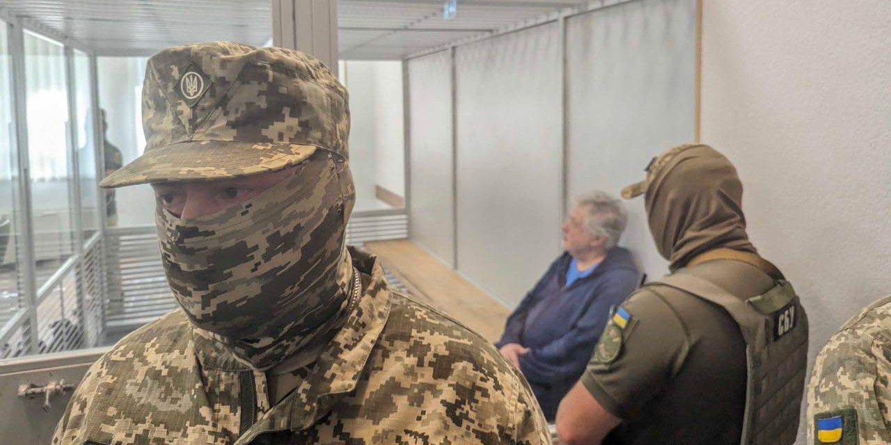 Loyal media circuit courtside as Kolomoisky appeals arrest ruling