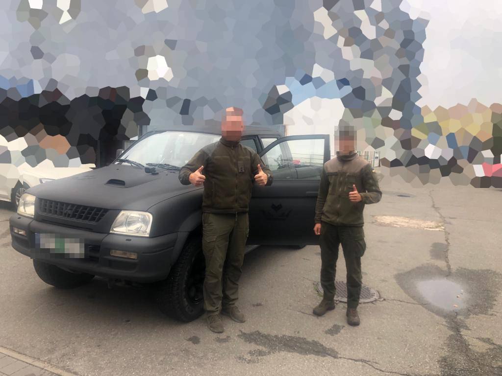 Ще 4 авто на передову: Favbet Foundation системно підтримує ЗСУ