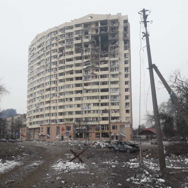 Як відбувається відновлення зруйнованого житла в Україні