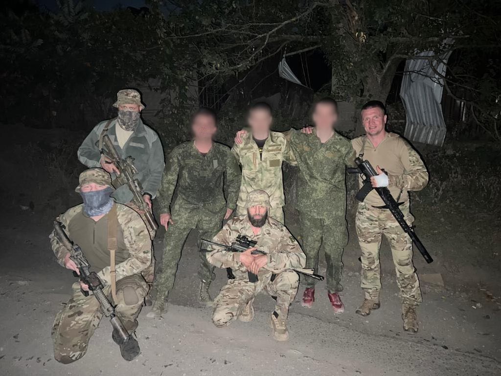 Десантники ЗСУ більше ніж півтора року ховалися в окупації. Їх вдалося евакуювати: фото, відео