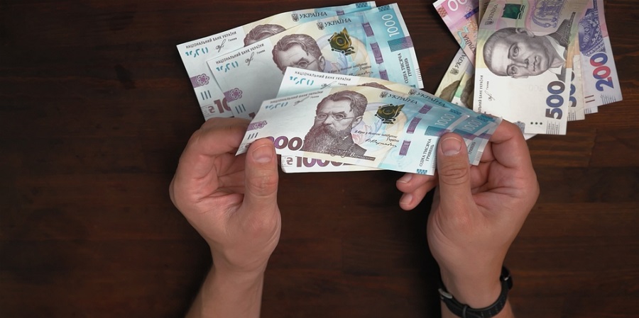 Бизнес-неделя: жалобы бизнеса, договоренности на аукционах и на что тратят деньги украинцы