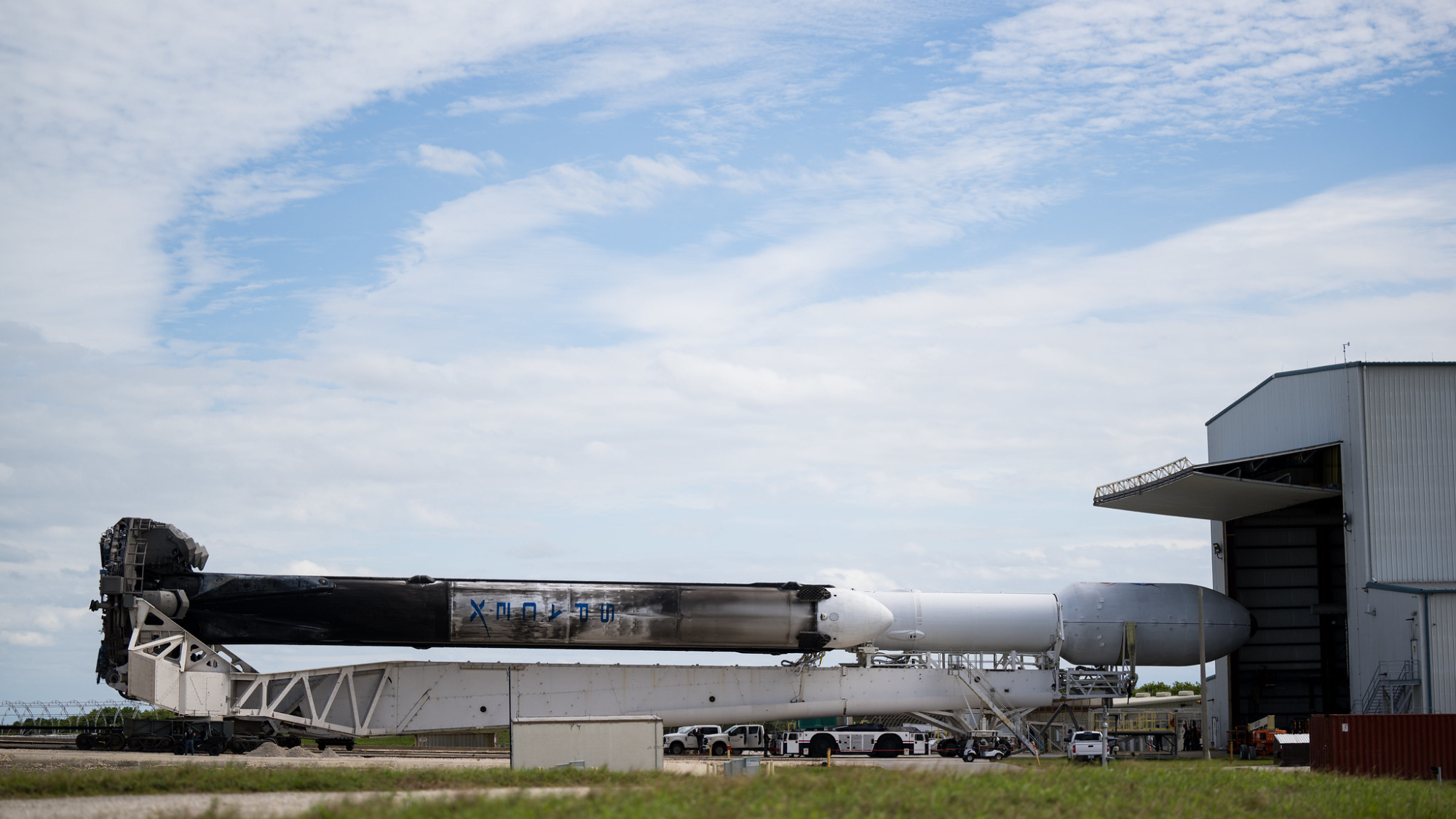 SpaceX подготовила ракету Falcon Heavy для запуска миссии NASA Psyche к астероиду-тезке