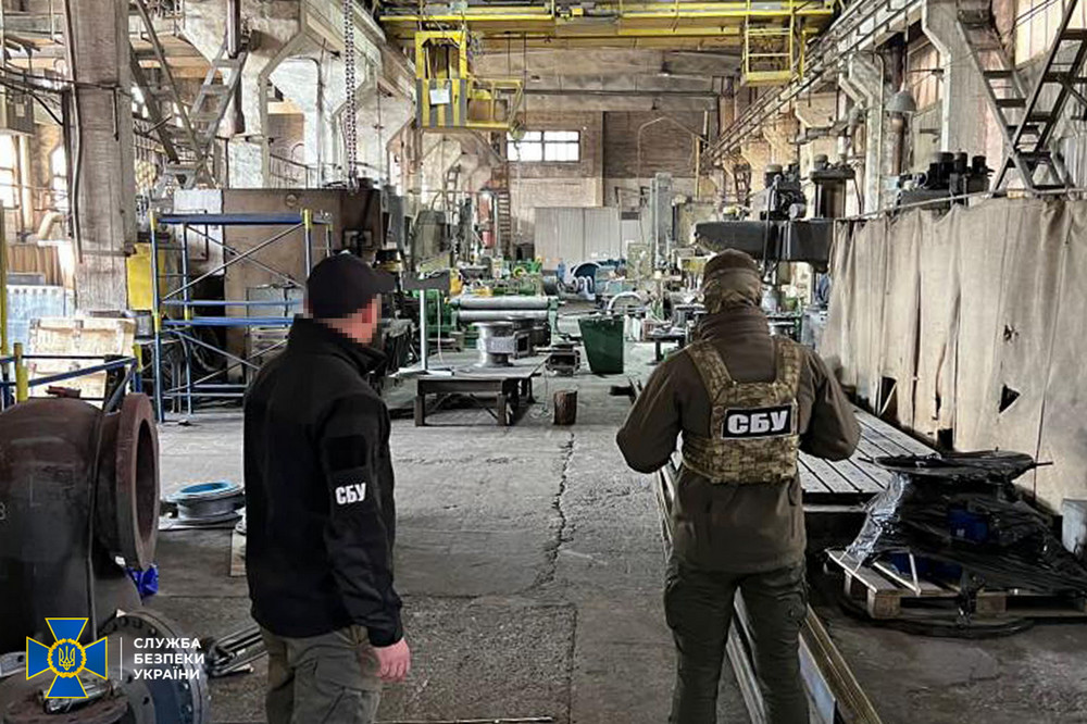 СБУ: завод з Дніпра продавав арматуру в Росію. Директора заарештували – фото