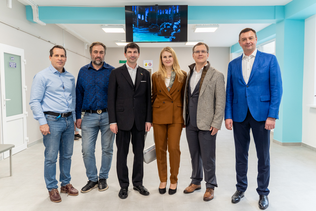 Больница "Охматдет" получила современное медицинское оборудование от ТРЦ Respublika Park