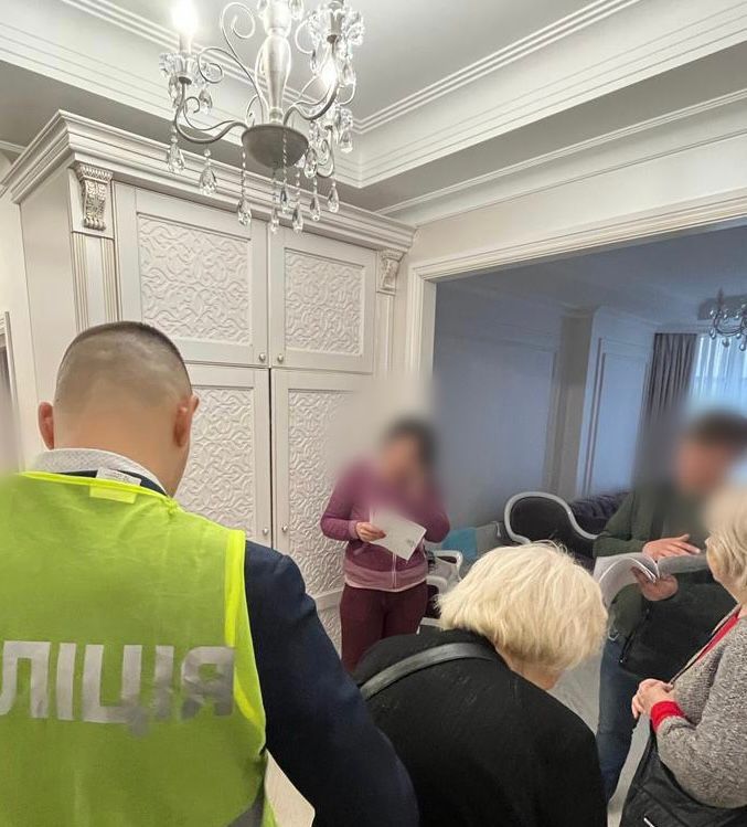 Неожиданно уволенный начальник киевских кладбищ получил подозрение из-за "мертвых душ"