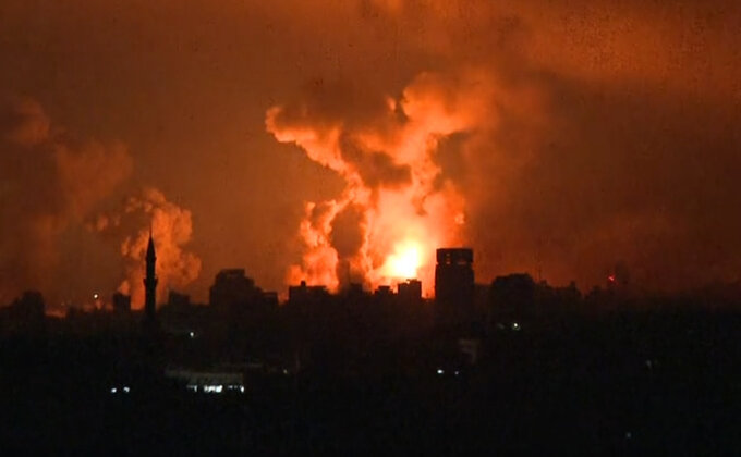 Ізраїль завдає надпотужних ударів по Газі. Обіцяють "розширення активності" на землі: відео