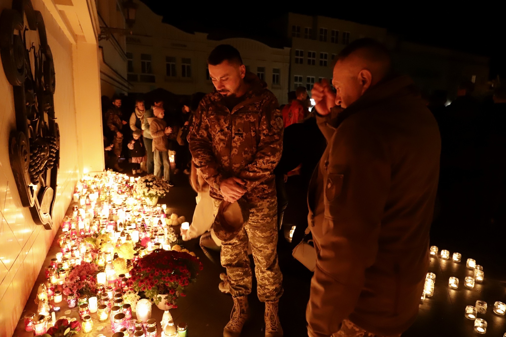 Закарпаття у жалобі: фото і відео вшанування загиблих воїнів 128 бригади