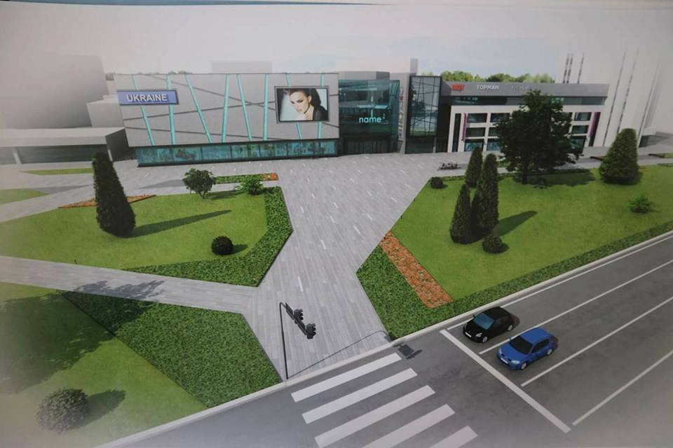На месте сожженного советского универмага в Ужгороде строят крупнейший на Закарпатье ТРЦ