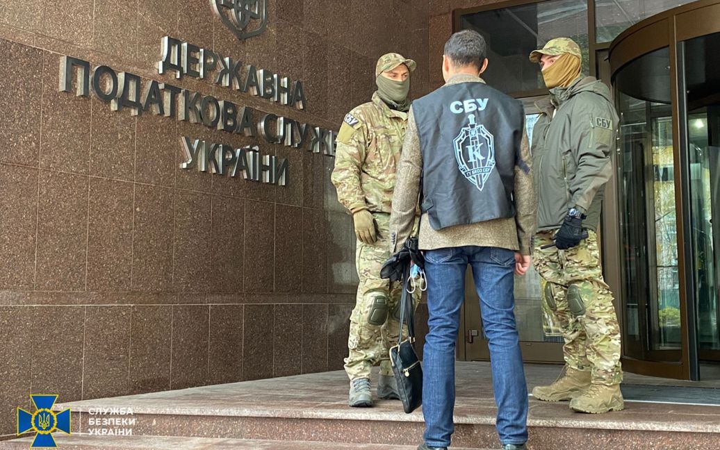 Бизнес-неделя: банкиры ждут кризис, осталось два миллиардера, зарплаты в ІТ удвоились