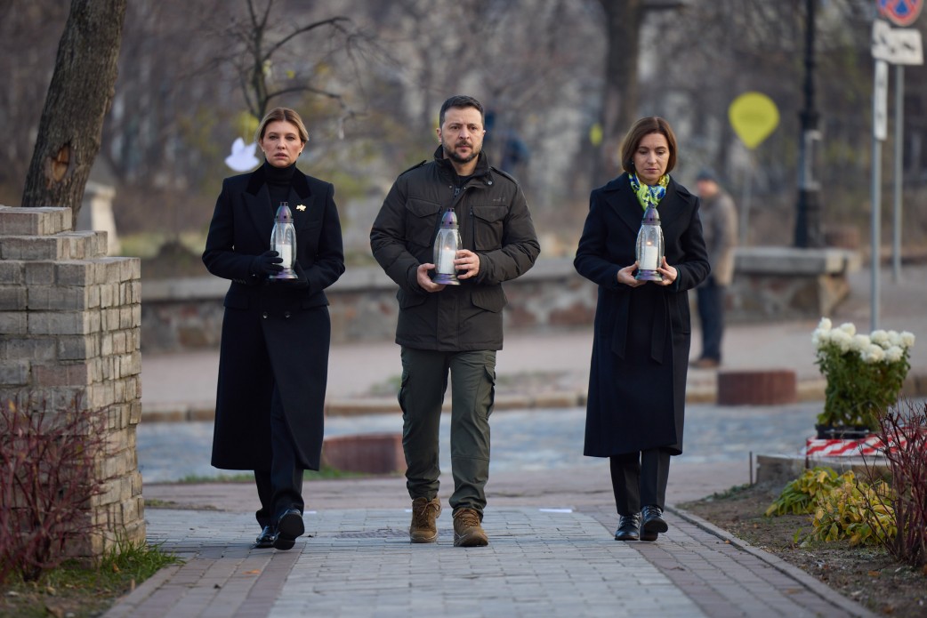 Елена и Владимир Зеленские и Майя Санду (Фото – Офис президента) Елена и Владимир Зеленские и Майя Санду (Фото – Офис президента)