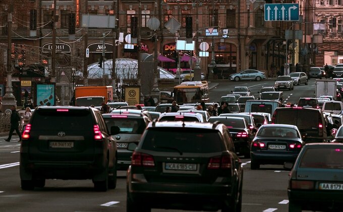 Кличко закликав будувати паркінги у Києві. Чому бізнес не буде цього робити