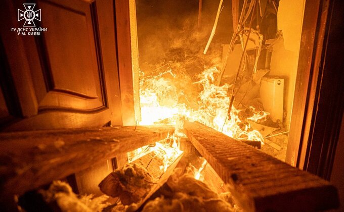 Киев. Последствия самой большой российской атаки "шахедами" – фото спасателей
