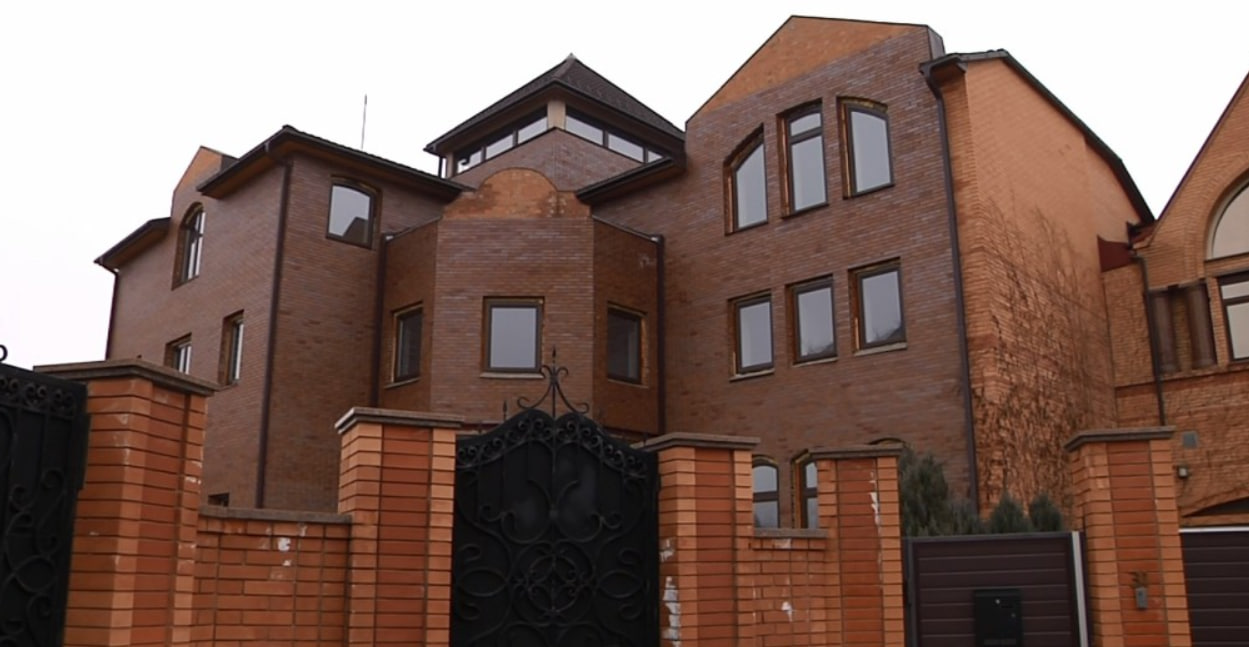 Колишній маєток Януковича (Фото: Наші гроші)