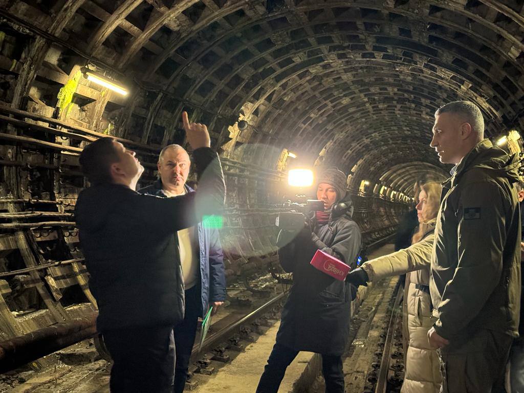 Страждають усі. П’ять проблем для міста, які спричинив колапс у київському метро