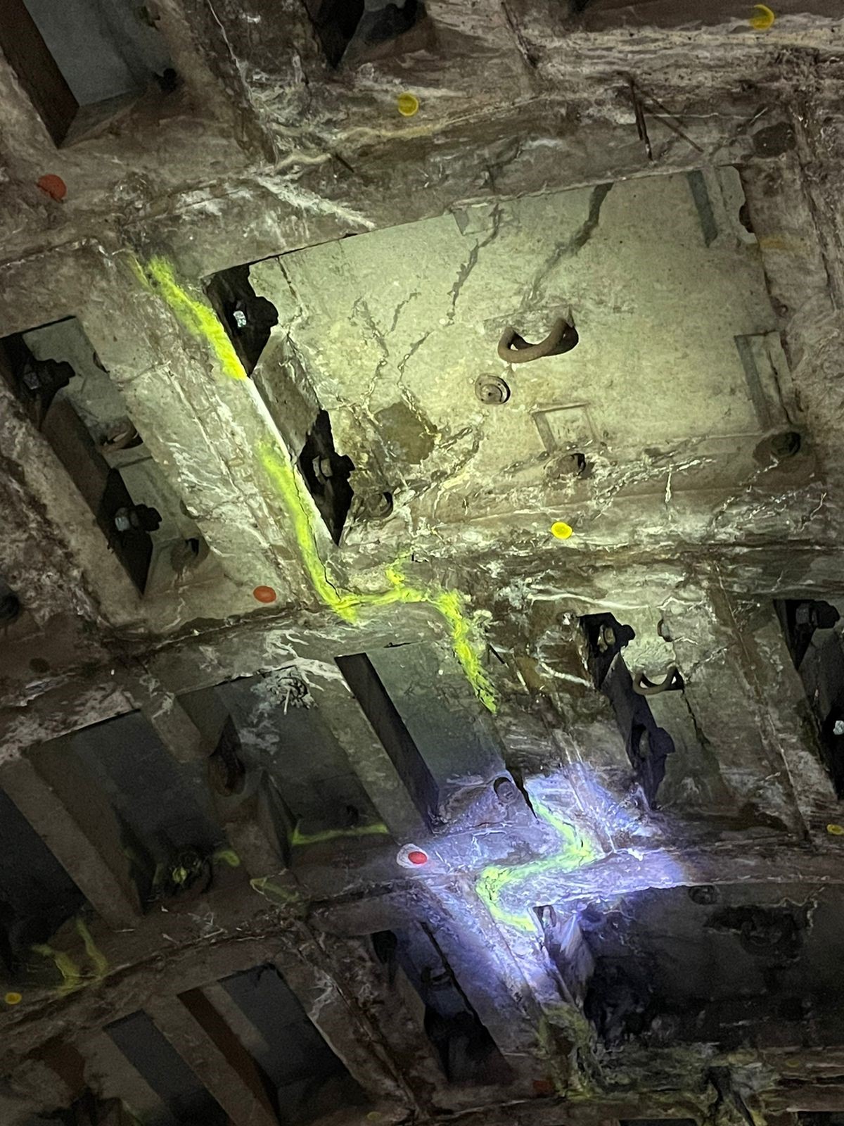 Прокуратура показала стан аварійного тунелю метро в Києві – фото