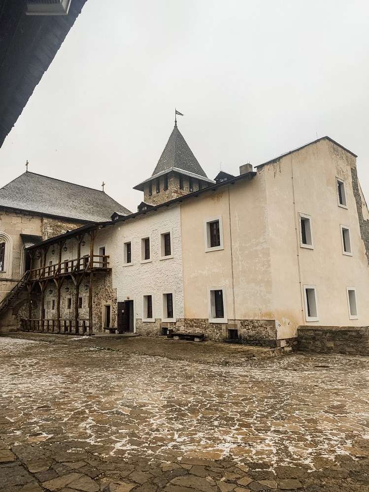 Держінспекція архітектури прийняла в експлуатацію середньовічну фортецю на Дністрі – фото