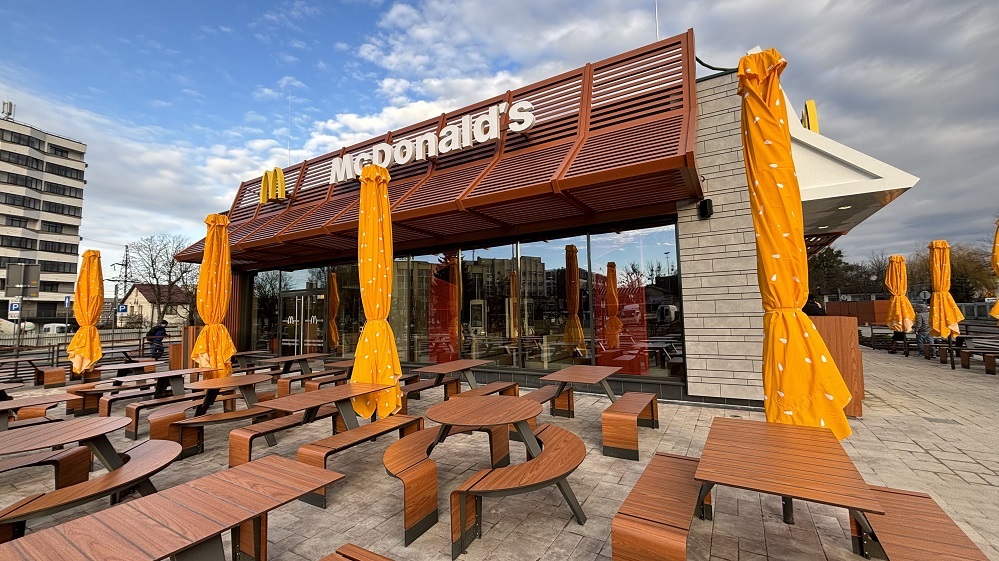 McDonald's открыл один из самых больших ресторанов в Украине: где расположен – фото