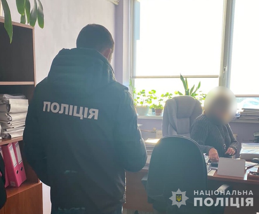 Обыски в Ужгородском горсовете: подозревают в 700 000 грн убытков на ремонте