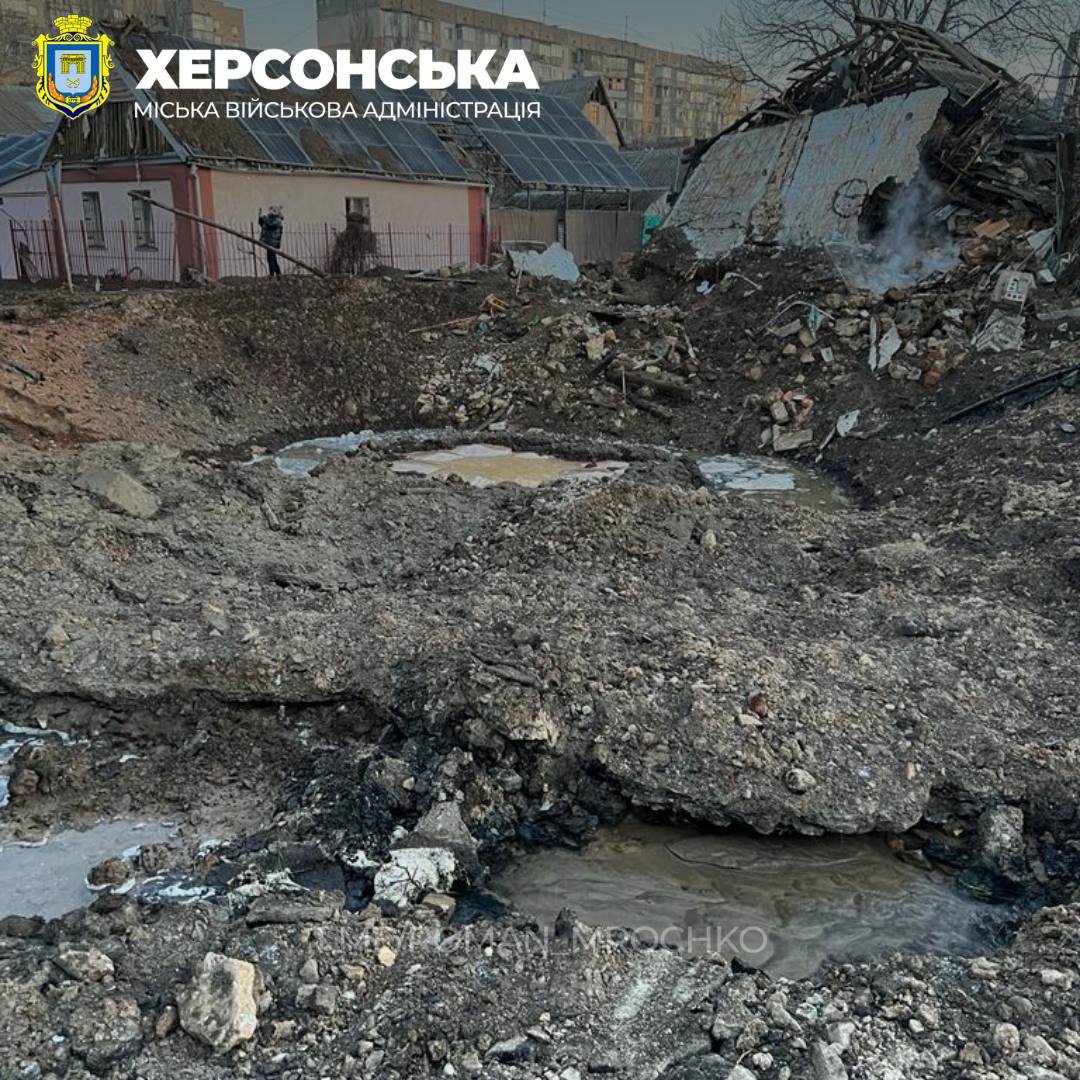 Три человека погибли в результате ночного обстрела Херсона: фото последствий