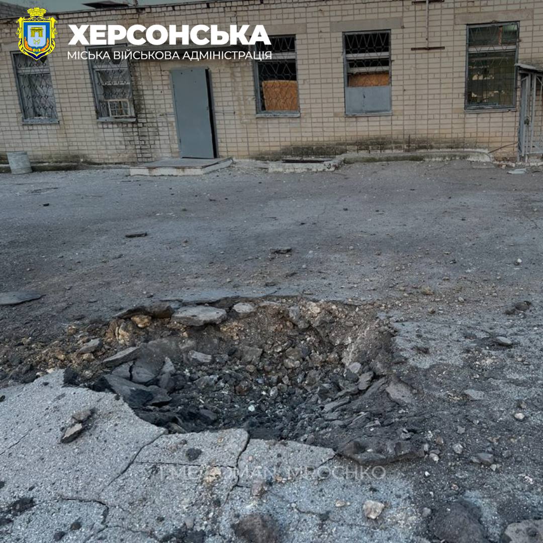 Три человека погибли в результате ночного обстрела Херсона: фото последствий