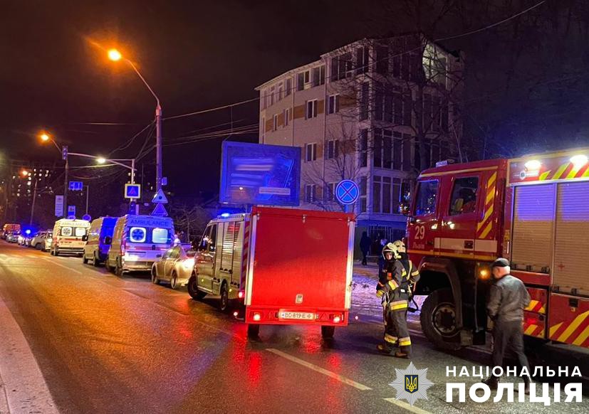 У Львові розібрали завали після вибуху газу: три людини загинули, три в лікарні – фото