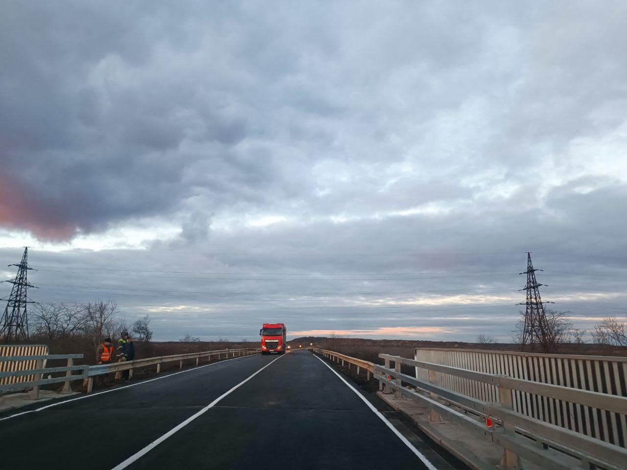 Возле Александрии открыли для транспорта мост на самой длинной в Украине трассе – фото