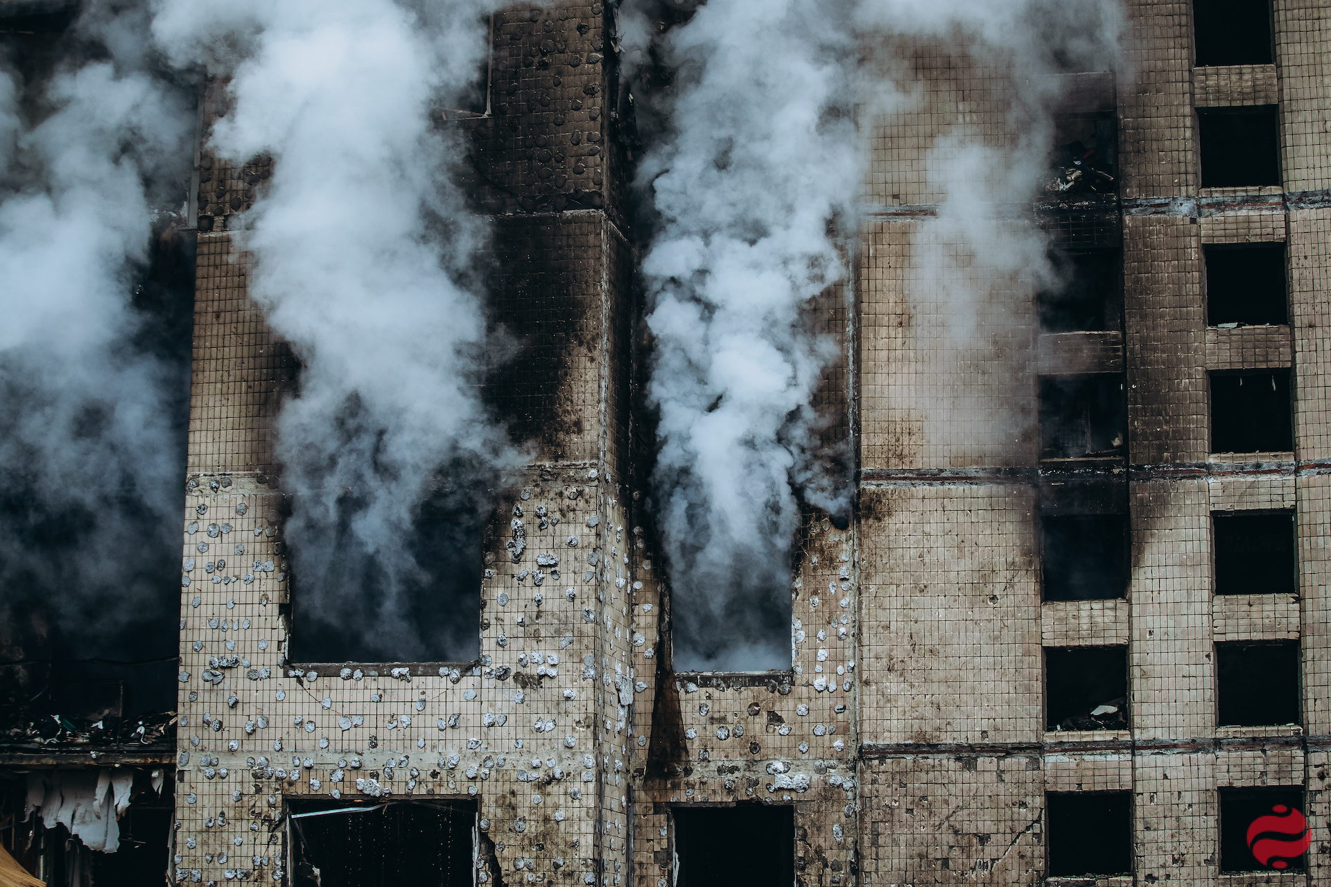 Масштабные пожары и потоп. Последствия обстрела Киевской области – фоторепортаж LIGA.net