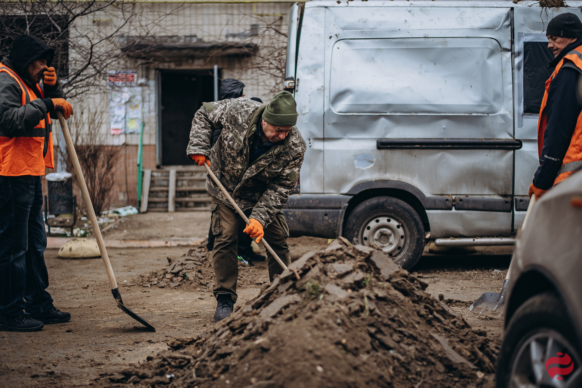 Масштабные пожары и потоп. Последствия обстрела Киевской области – фоторепортаж LIGA.net